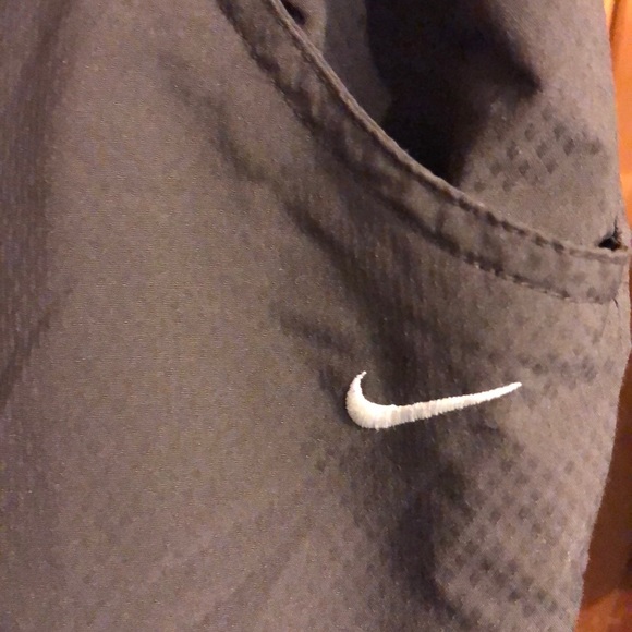 Nike gray shorts size m - Picture 2 of 3